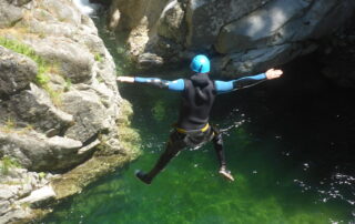 Saut canyoning Ardèche sur la Borne