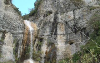 Tyrolienne à Rochecolombe avec la Base canyon de la Besorgues