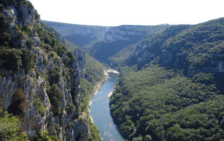 Canoë - Kayak de Vallon à St Martin d'Ardèche - 30 km / 1 jour avec Canoës Service