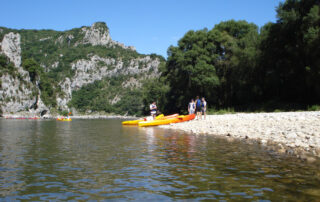 Canoë - Kayak de Vallon à St Martin d'Ardèche - 30 km / 1 jour avec Canoës Service