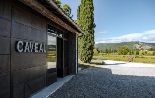 Un rosé et une pétanque au domaine du Colombier