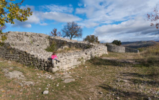 Oppidum de Jastres en Ardèche en automne