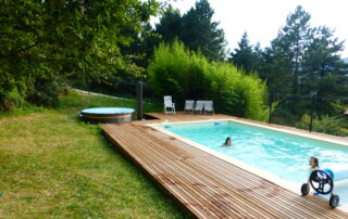 Piscine aux Chalets d'Arbres à Darbres