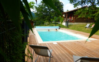 Piscine aux Chalets d'Arbres à Darbres