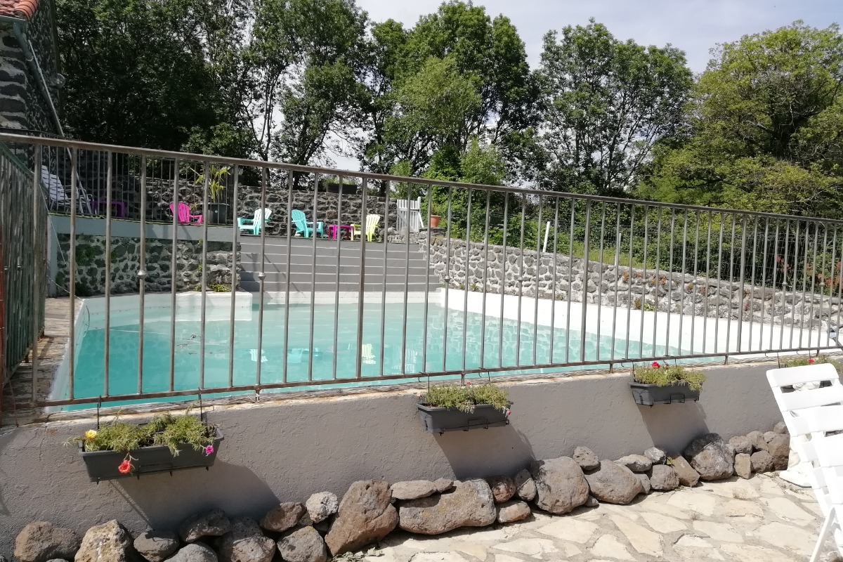 Grande piscine commune