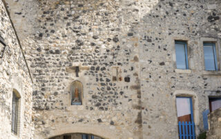 Porte sud du village fortifié