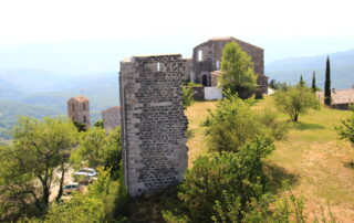 Aire de pique-nique à St Laurent sous Coiron