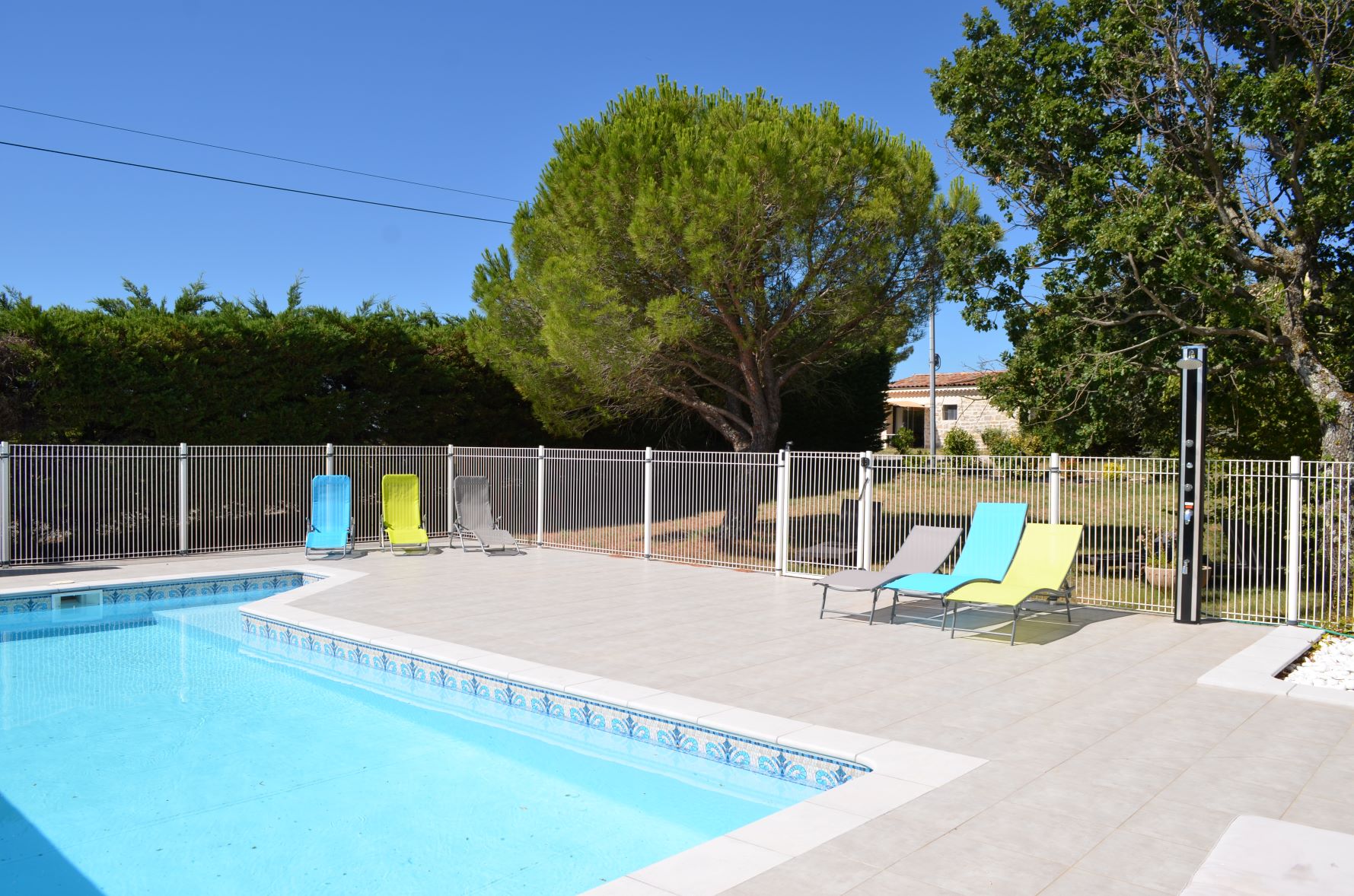 Piscine des gîtes le Pin et le Tilleul à La Chadenière, St Jean le Centenier