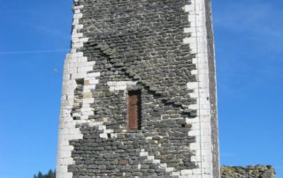 Tour et ruines du château de La Roche