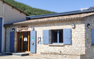 Aventure vigneronne au Mas d’Intras : Jeu, nature et dégustation
