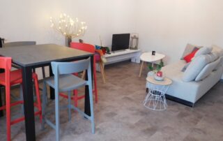 Coin repas et salon - Sylilanse - Gîte Chante Mûre à St Pons