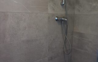 douche DDB chalet blanc et bleu_7.jpg