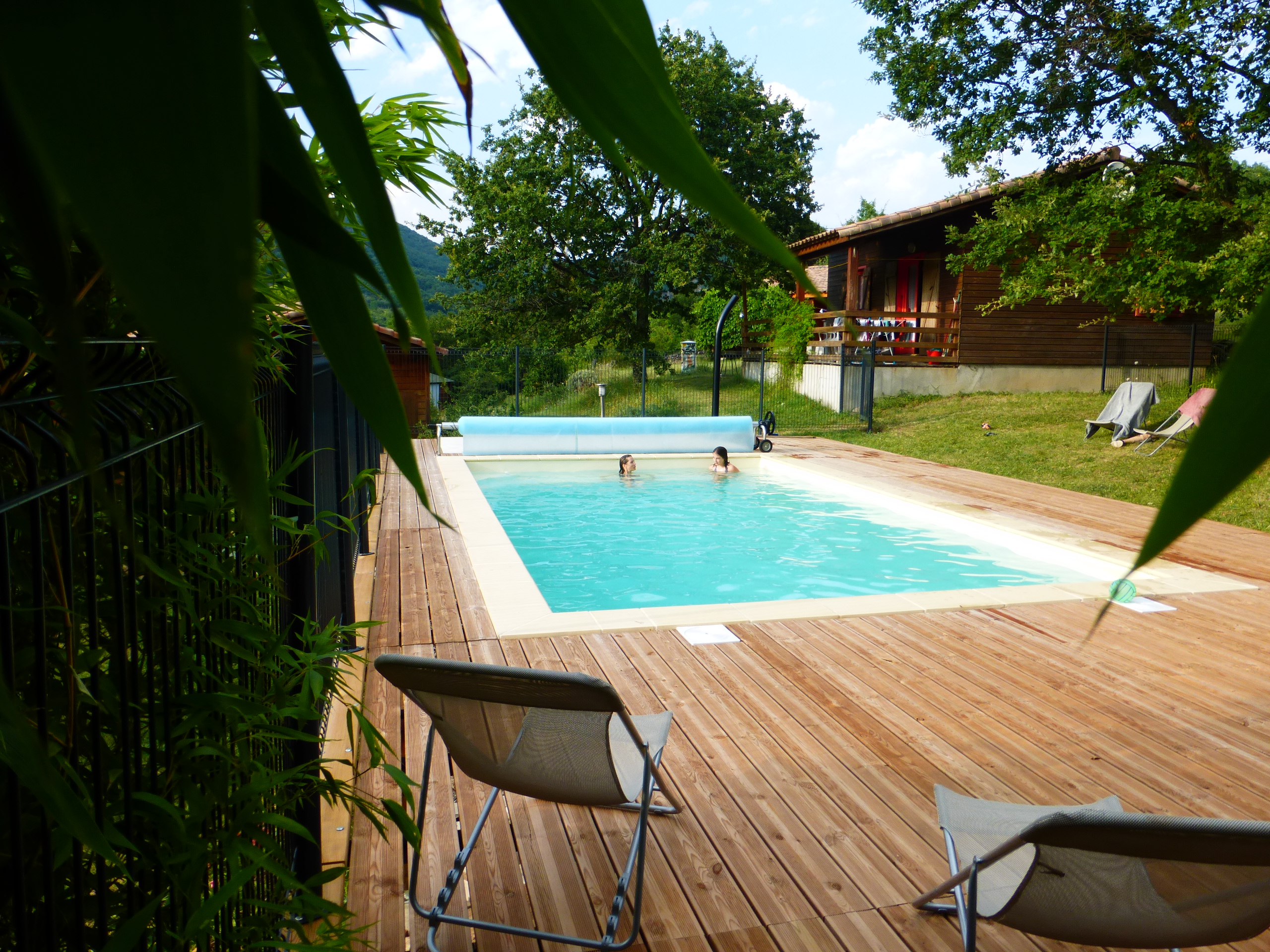 Piscine aux Chalets d'Arbres à Darbres