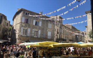 Marché été © mairie des Vans.JPG
