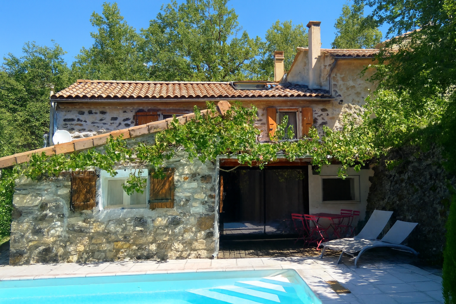 Le Vallon des Etoiles- La bergerie : gite de caractère avec piscine privée en Ardèche