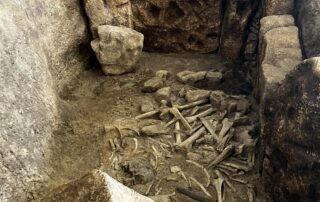 Fac similé d'une sépulture de Cabrial réalisation Lythos