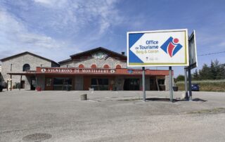 Parking at the Tourist Office of Berg & Coiron_Mirabel