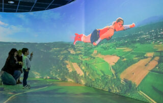 Parcours Néovinum en Ardèche : immersion dans le vignoble, découverte des vins et du savoir-faire local.