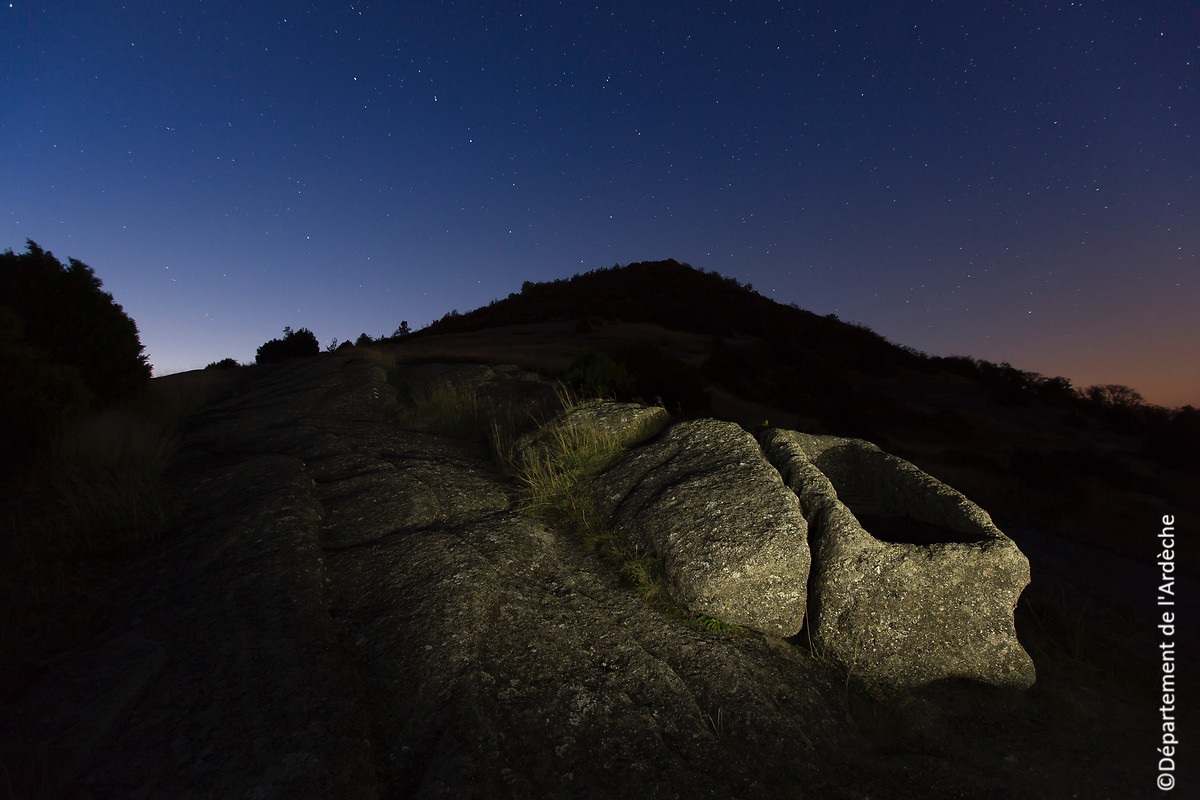 Observation du ciel étoilé dans le cadre des animations de l'Espace Naturel Sensible à Saint-Laurent-sous-Coiron