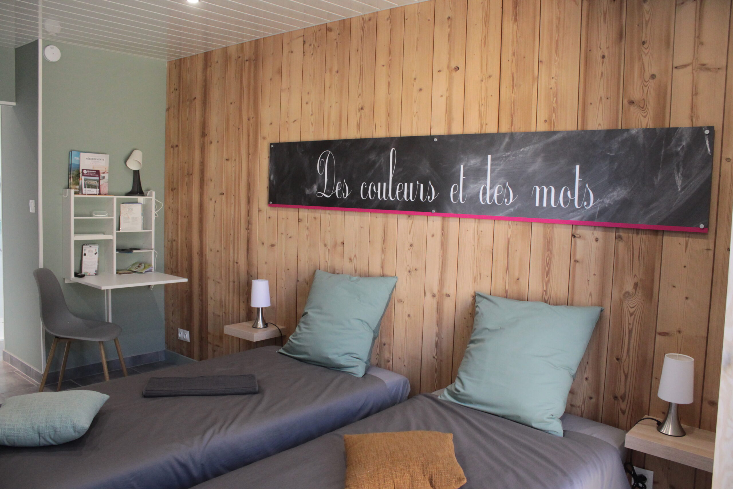 Des couleurs et des mots à Villeneuve de Berg