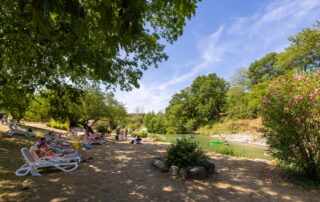 Plage en bord de rivière