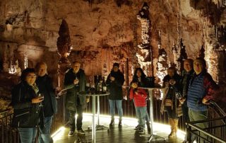 Néovinum à l’Aven d’Orgnac : dégustation de vins à 50 mètres sous terre Néovinum à l’Aven d’Orgnac : dégustation de vins à 50 mètres sous terre