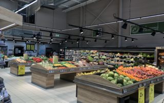 Intermarché - Rayon fruits et légumes à Villeneuve de Berg