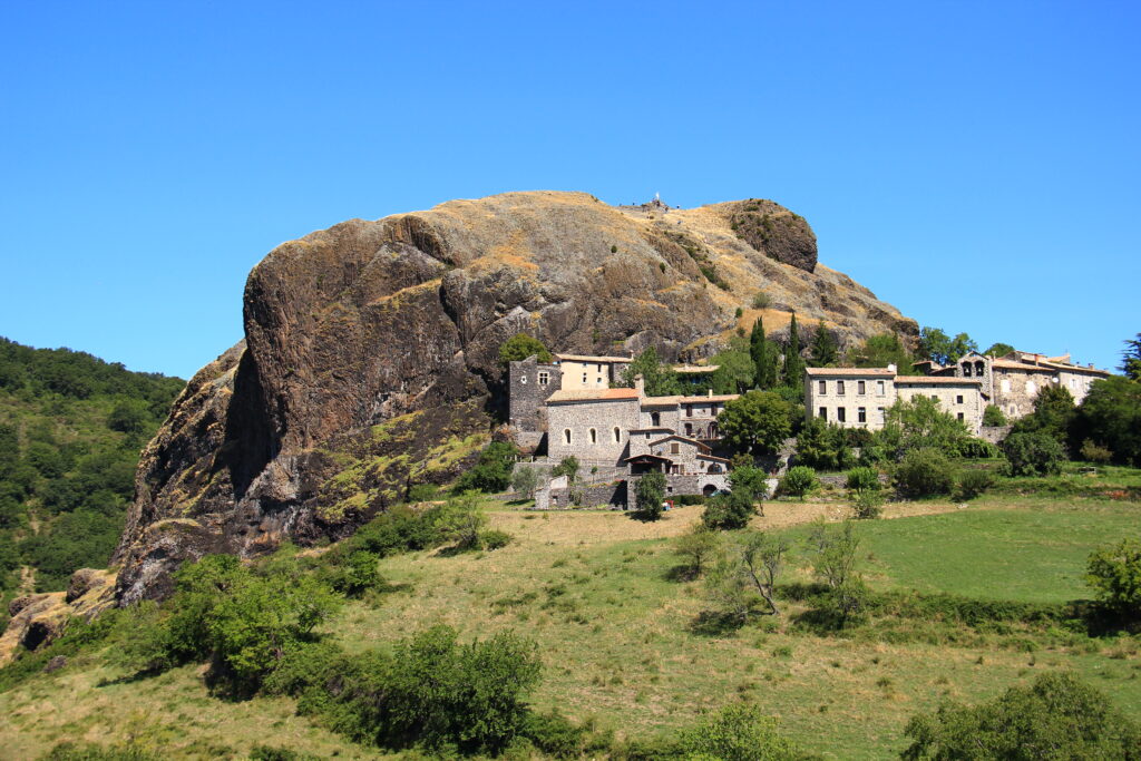 neck de Sceautres, crédits : Charlotte Rochette Neck de Sceautres, Ardèche, berg et Coiron #bergetcoiron